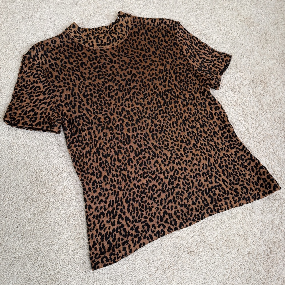 St. John Knit Leopard Animal Print Mock Neck Short Sleeve Top